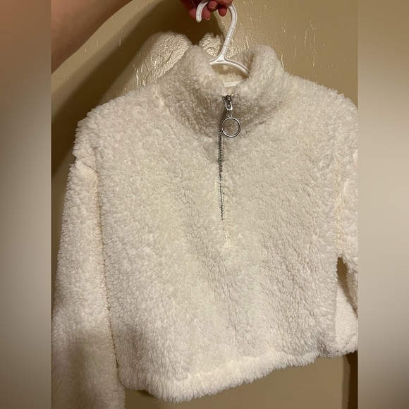 Brand new fluffy zip up crop top - Picture 2 of 5